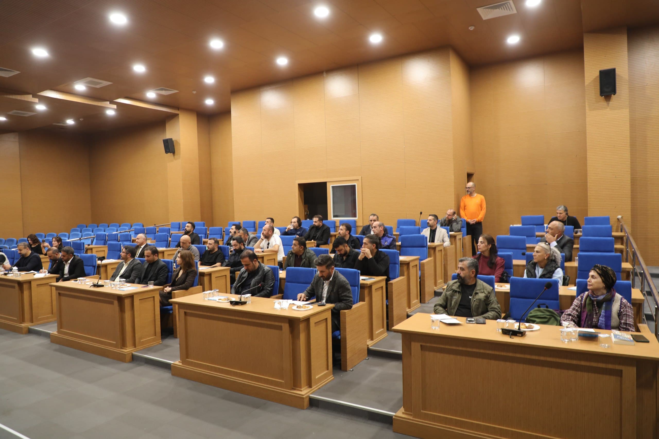 Van Gölü’nde Koruma Masası Kurulurken: Kıyı Neden Bir Kent Kültürü Meselesidir?
